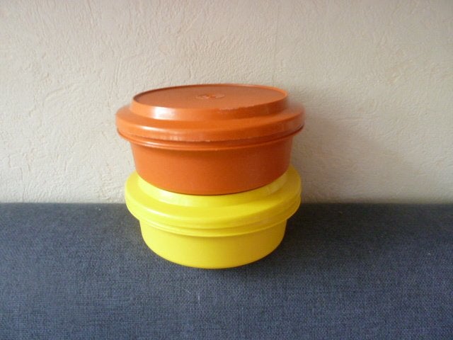 Tupperware - 5 platte ronde schalen - Geel + Oranje, Ophalen of Verzenden, Gebruikt, Oranje, Schaal