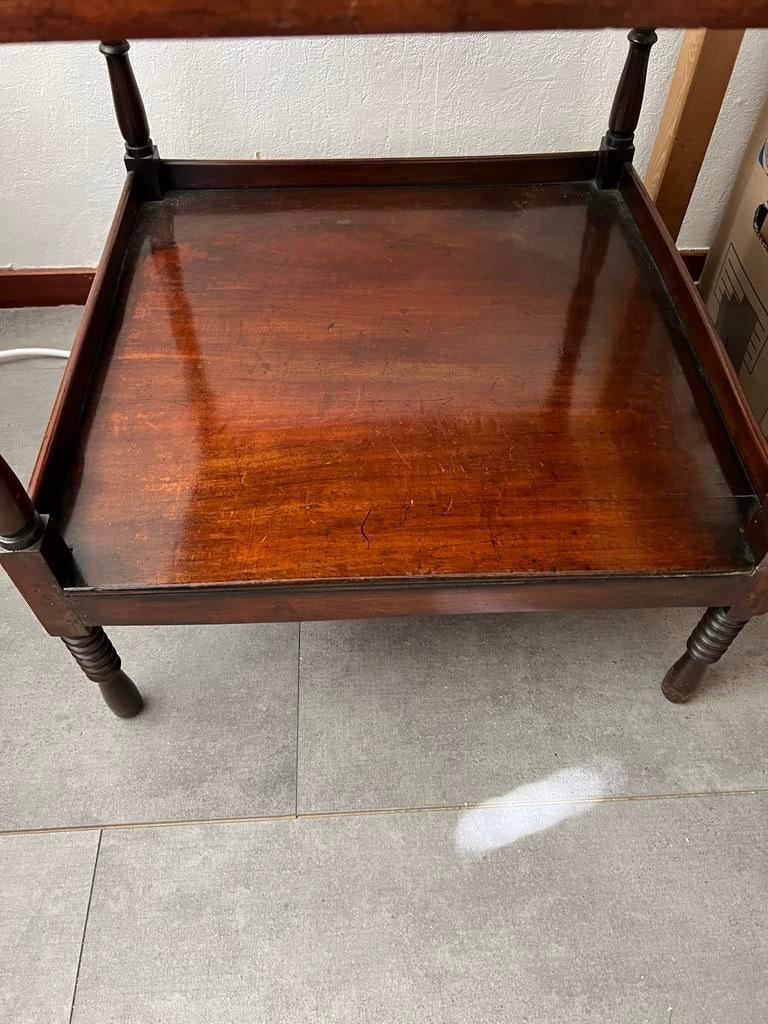 Vintage Mahonie Bijzettafel met Twee Lagen, Huis en Inrichting, Ophalen of Verzenden, Zo goed als nieuw, Rechthoekig, 50 tot 100 cm