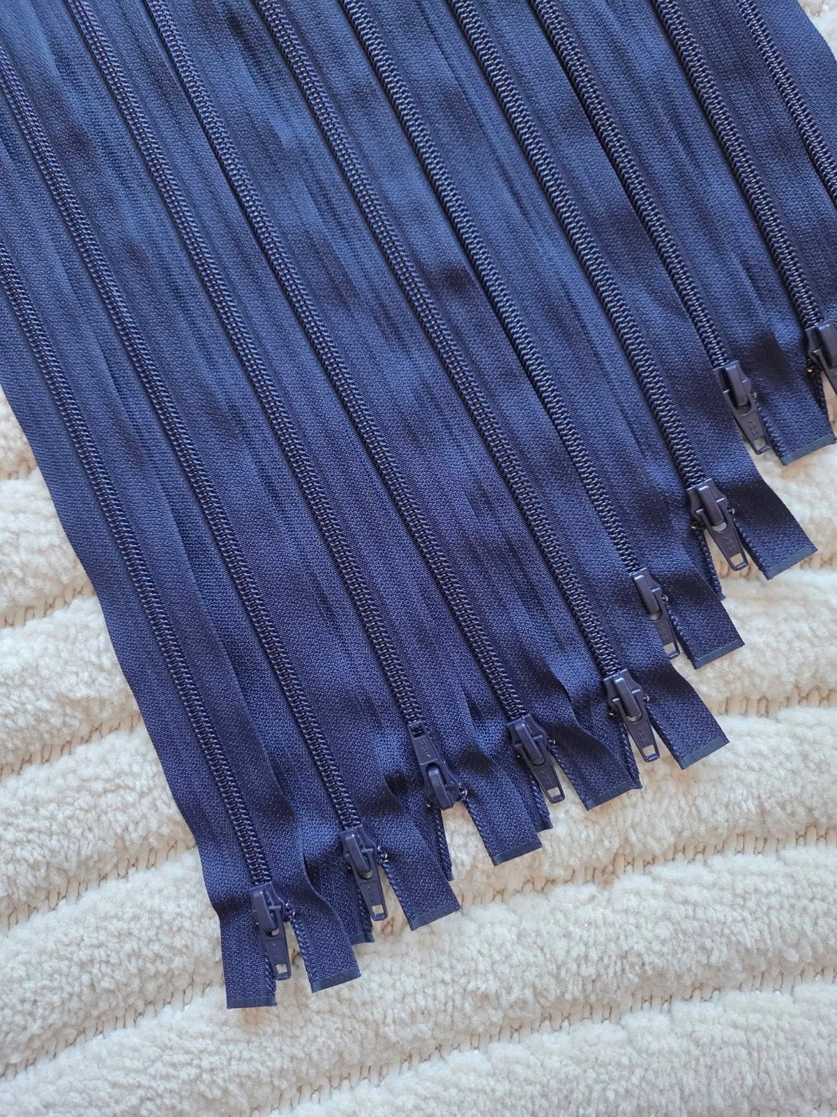 20 navy spiraalritsen - YKK - nieuw - setprijs €4,95
Deze ri, Hobby en Vrije tijd, Ophalen of Verzenden, Nieuw, Rits of Sluiting