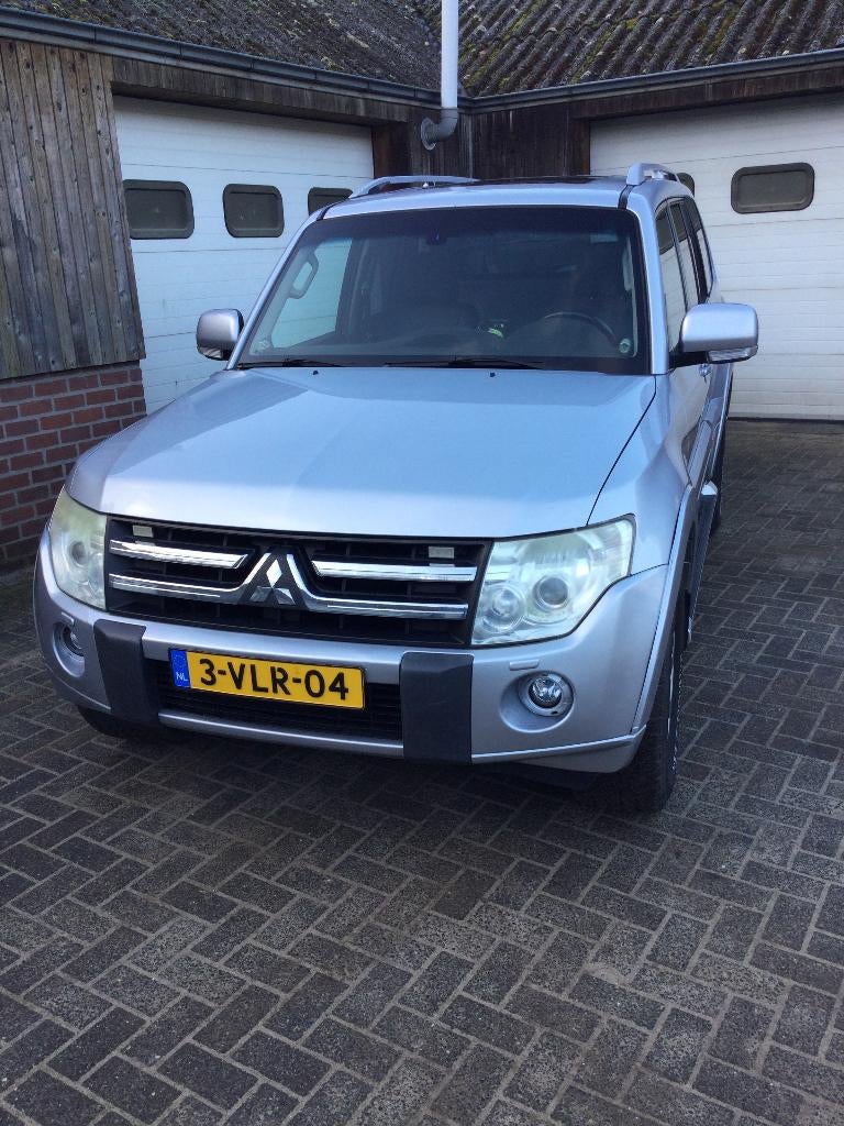 Mitsubishi Pajero 3.2 DID PV LWB AUT 2011 BTW auto, Automaat, Euro 5, Zwart, 4 cilinders