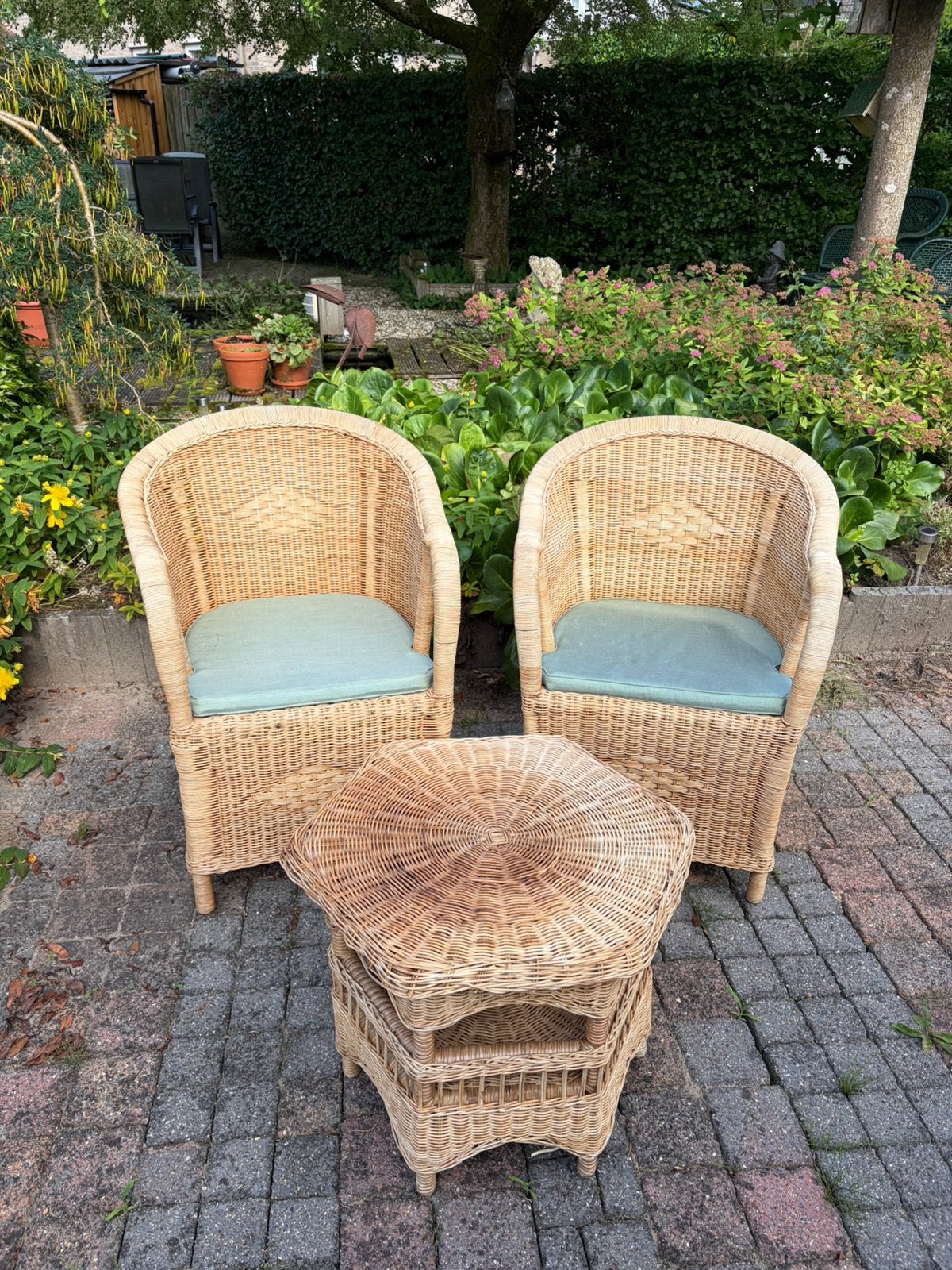 2 tuin stoelen rotan met tafeltje, Ophalen, Zo goed als nieuw, Rotan