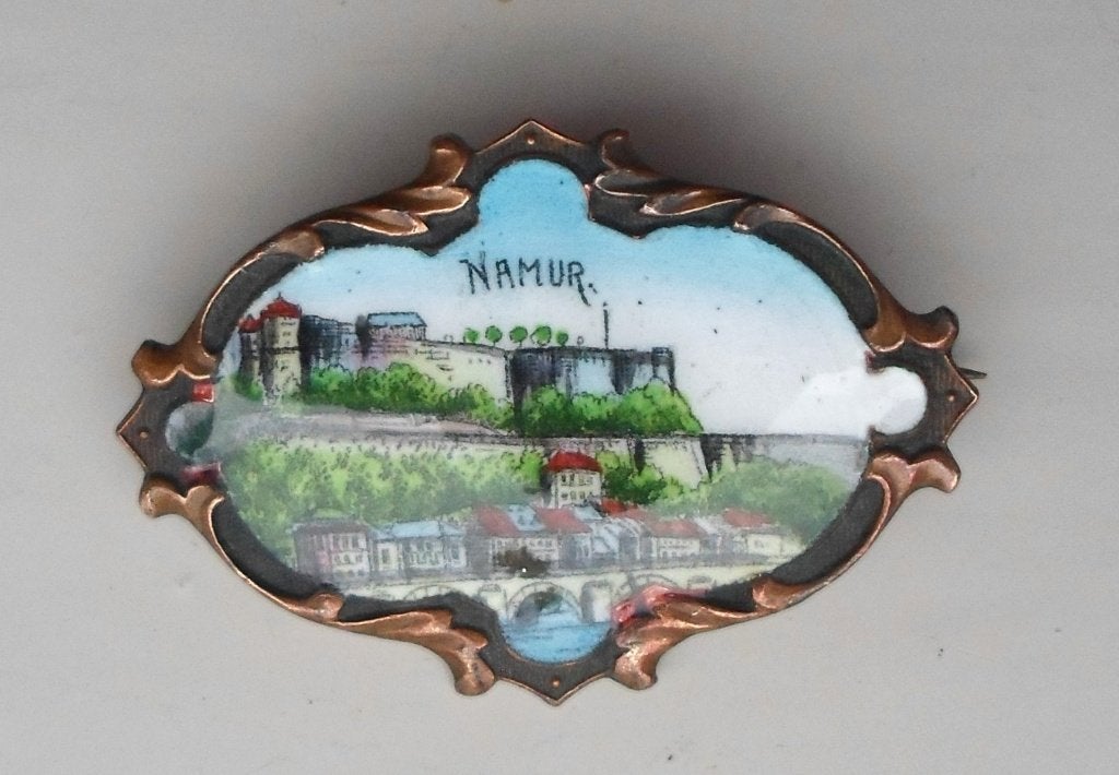 Oude Broche met porseleinen schildje Namur / Namen, Ophalen of Verzenden, Zo goed als nieuw, Overige kleuren, Overige materialen