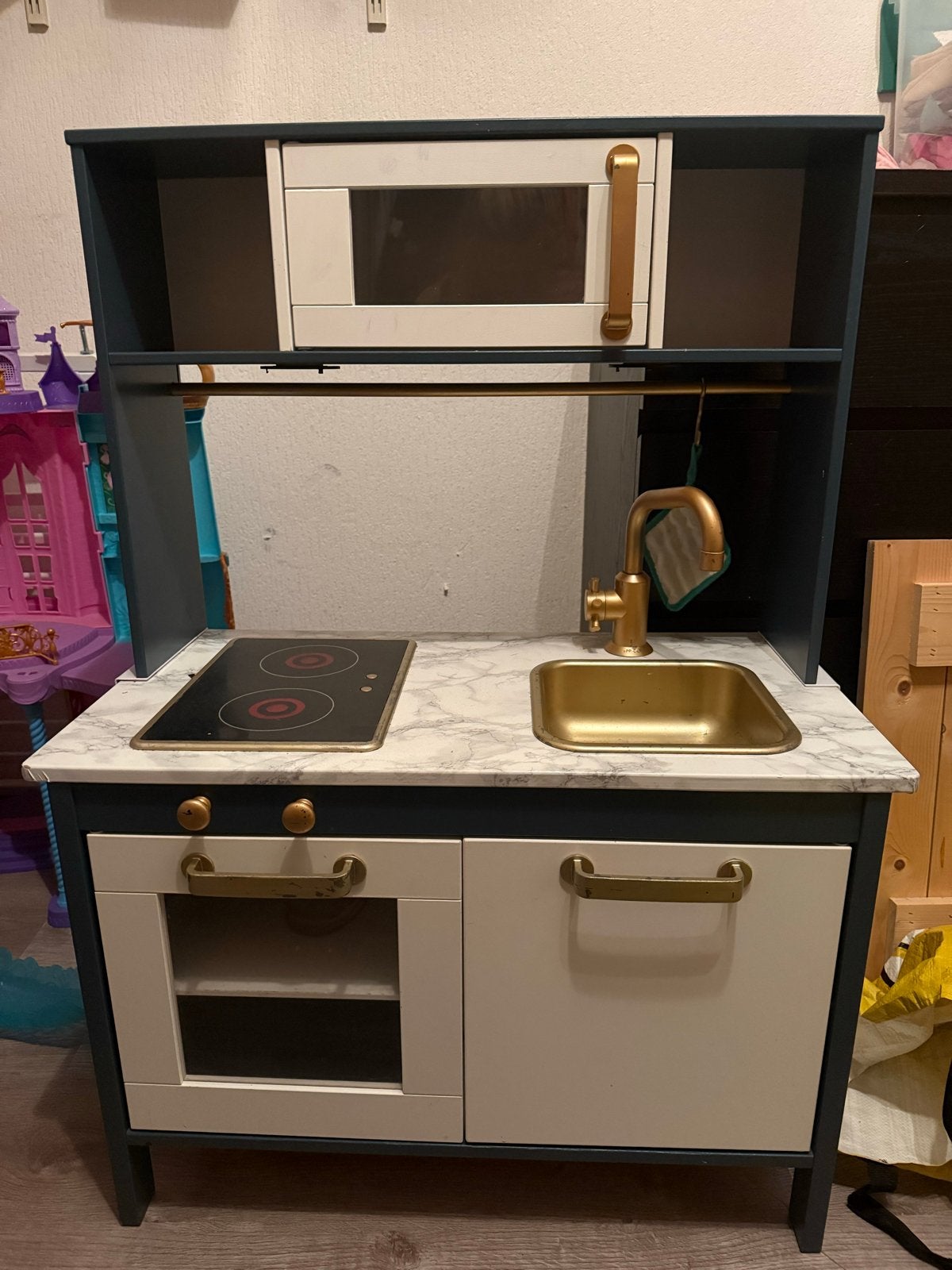 Gepimpte IKEA Speelkeuken met gouden accenten, Ophalen, Gebruikt, Hout, Speelkeuken
