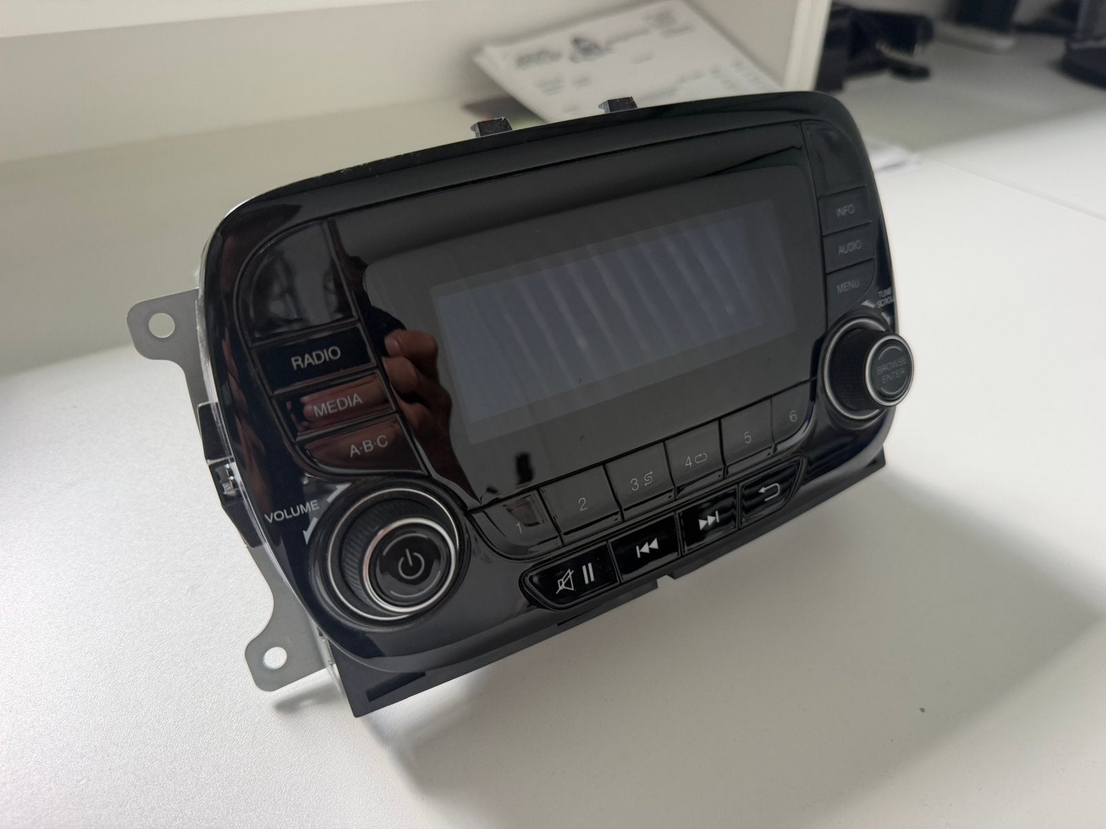 Originele radio fiat 500 Continental VP1 EMEA 07356248560, Auto diversen, Ophalen