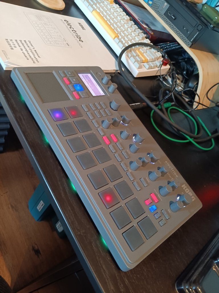 Korg Electribe Music Production Station - Zo goed als nieuw, Muziek en Instrumenten, Korg, Zo goed als nieuw, Met midi-aansluiting