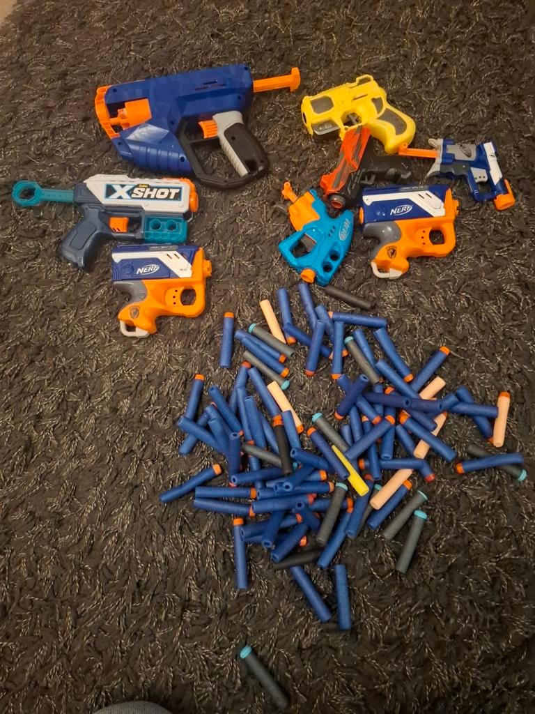 Nerf  met plijltjes, Kinderen en Baby's, Speelgoed | Buiten | Actiespeelgoed, Ophalen of Verzenden, Gebruikt