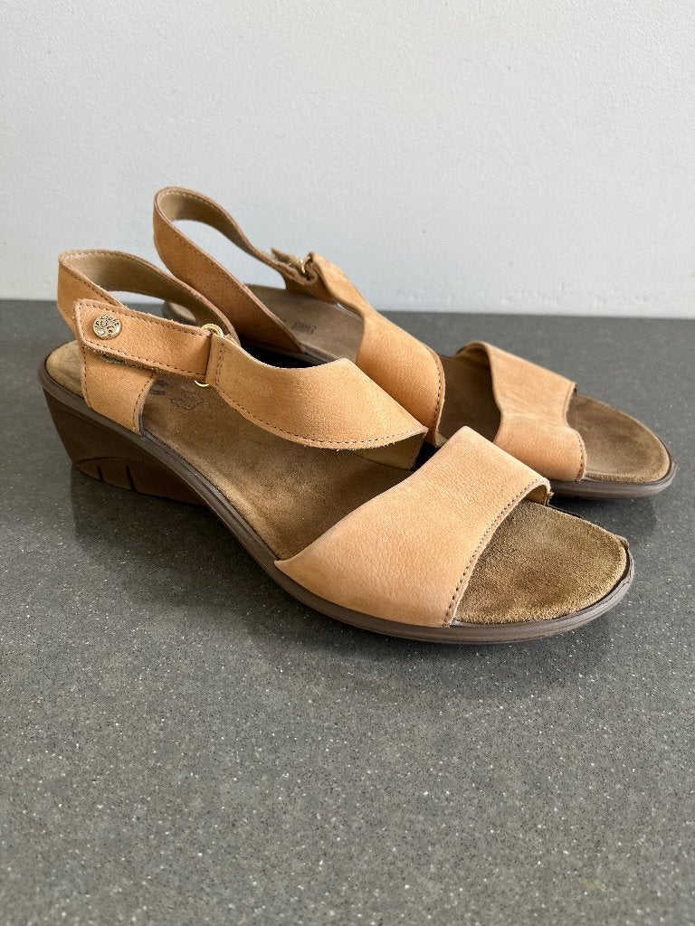 Nieuwe sandalen met sleehak 38, Overige kleuren, Nieuw, Sandalen of Muiltjes, Ophalen of Verzenden
