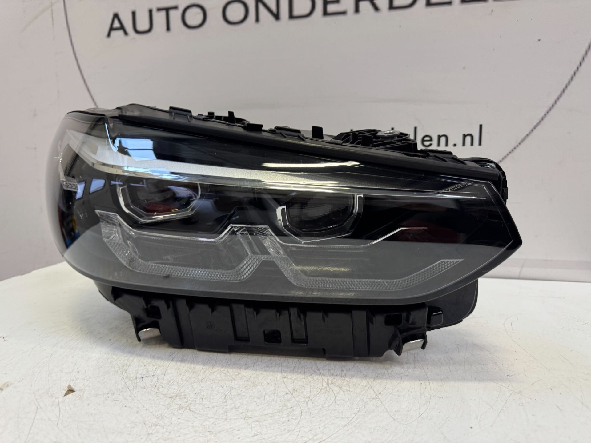 BMW X3 X4 G01 G02 FACELIFT VOL LED KOPLAMP RECHTS 5A0E5F2, Auto-onderdelen, Verlichting, Petuelring 130
80788  Munich, DE, Gebruikt