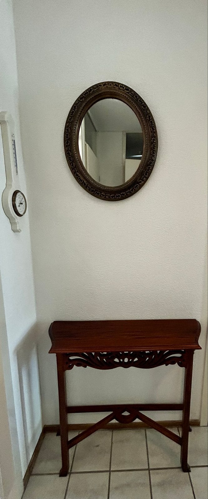 Houten sidetable met spiegel, Huis en Inrichting, Ophalen, 100 tot 150 cm, Zo goed als nieuw, Ovaal