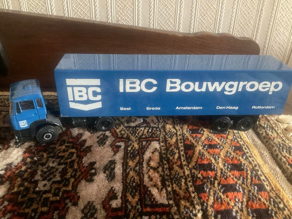 Modelvrachtwagen IBC Bouwgroep - Vintage Speelgoed Truck, Overige merken, Gebruikt, 1:32 tot 1:50, Ophalen of Verzenden