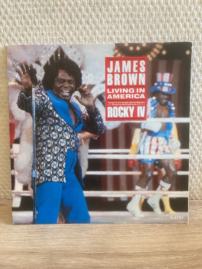 James Brown - living in America (Rocky IV) 7inch, Ophalen of Verzenden, Zo goed als nieuw, Pop