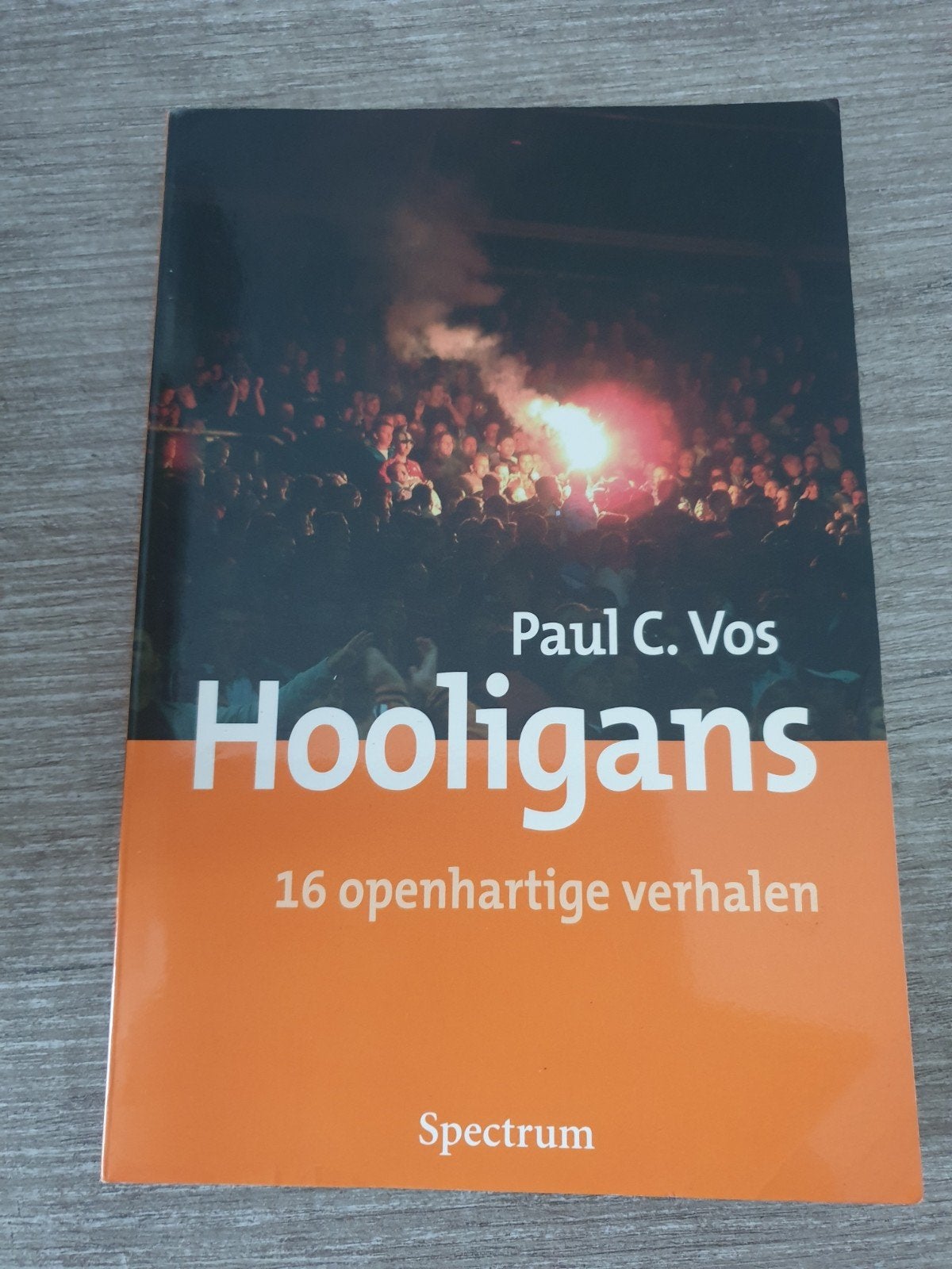 Hooligans - 16 openhartige verhalen - Paul C. Vos, Ophalen of Verzenden, Gelezen, Paul C. Vos