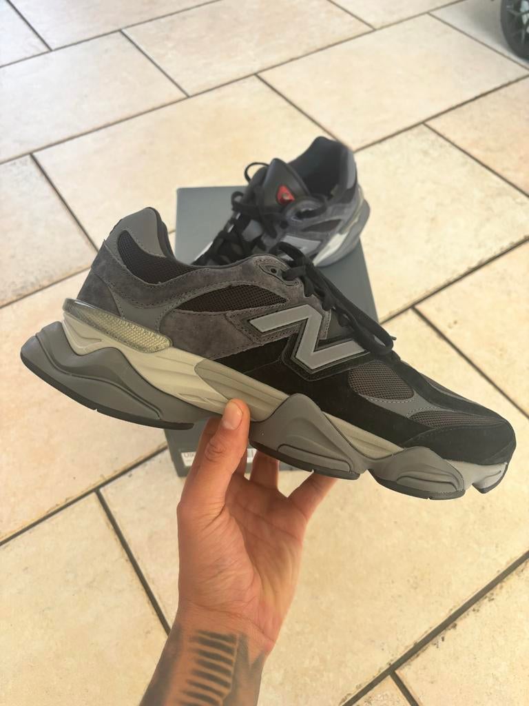 New Balance 9060 Castle Black - 40/44, Ophalen of Verzenden, Nieuw, Zwart, Sneakers of Gympen