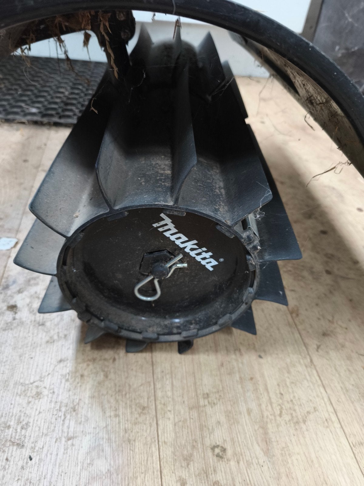 Makita OPZETSTUK ROLVEGER SW400MP RUBBER, Tuin en Terras, Ophalen, Gebruikt, Elektrisch, Makita
