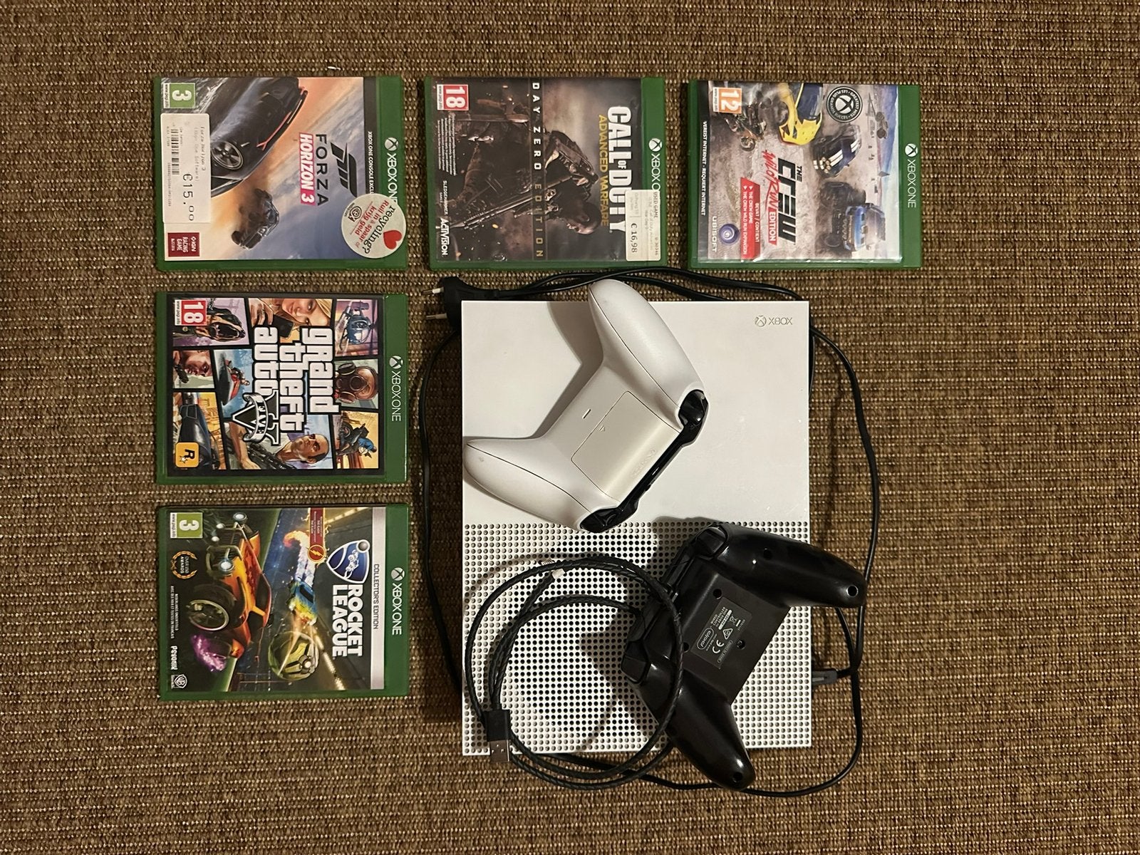 Xbox One S met controllers en 5 games, Gebruikt, Vanaf 18 jaar, Overige genres, Eén computer