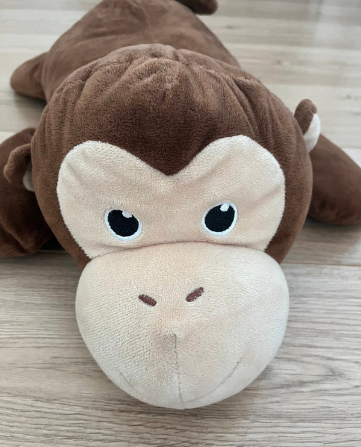 Hema Knuffelaap Liggend - Zo goed als nieuw (57 cm), Hema, Ophalen of Verzenden, Zo goed als nieuw, Middelgroot (20 tot 80 cm)