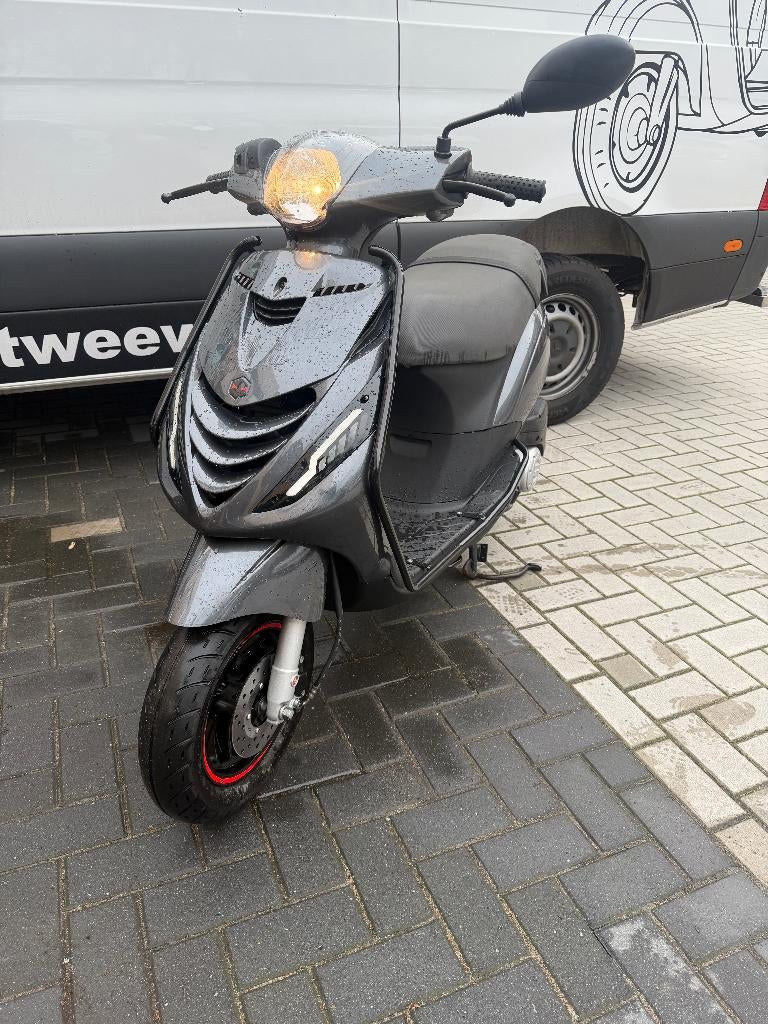 Piaggio zip 2020 | Nieuwstaat |  EERSTE eigenaar | GARANTIE, Maximaal 45 km/u, Zip, Ophalen of Verzenden, Zo goed als nieuw