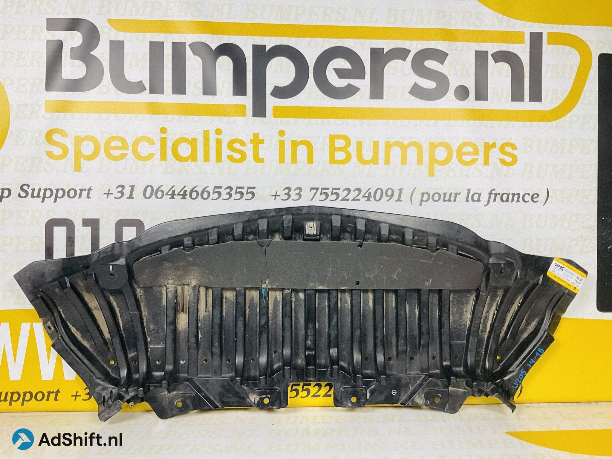 Bumper lip Mercedes C Klasse W205 A2055200000 Onderplaat 2-L