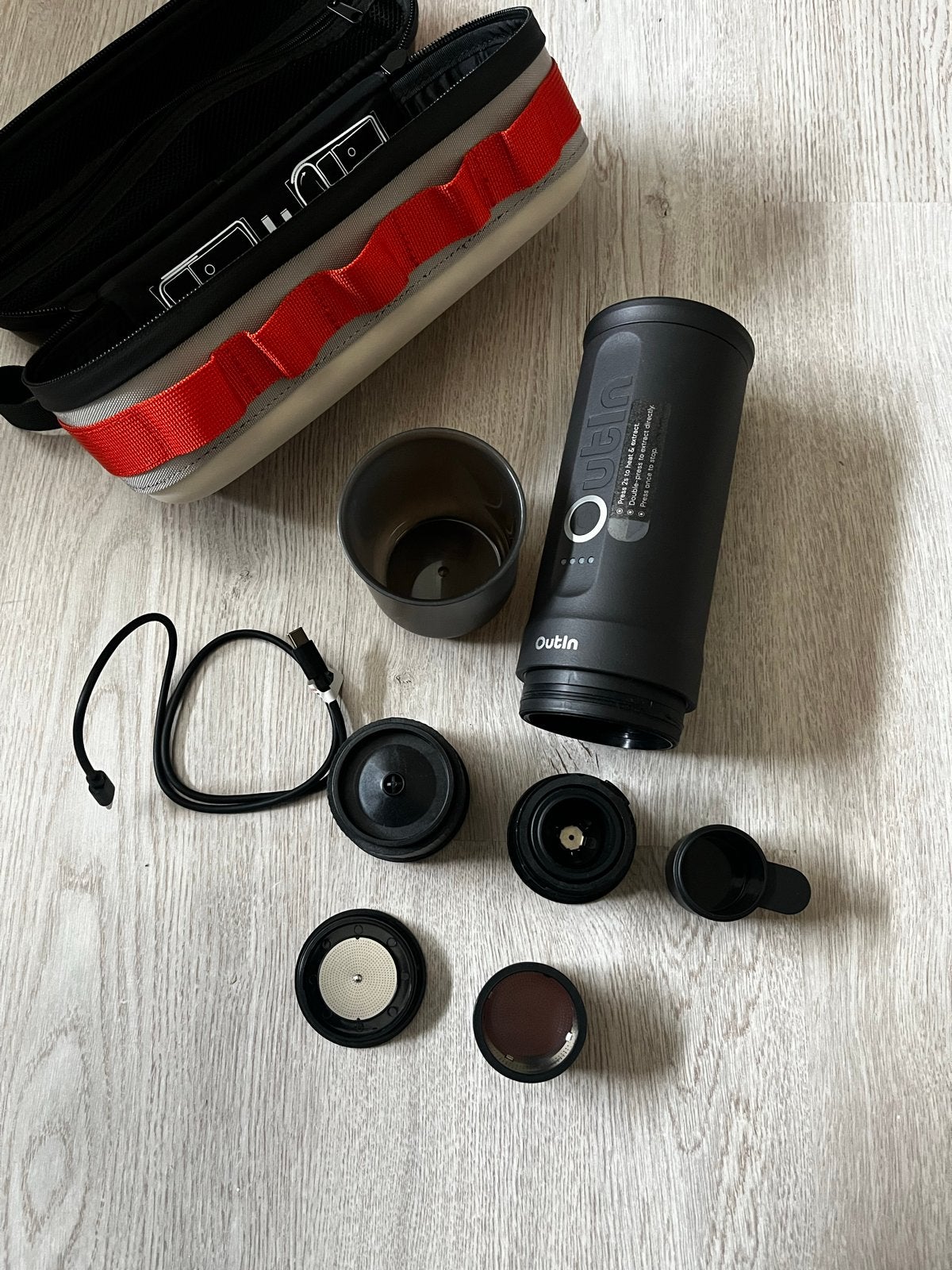 Outin Nanopresso met hardcase - Draagbaar Espresso Apparaat, Espresso apparaat, Gemalen koffie, Ophalen of Verzenden, Zo goed als nieuw