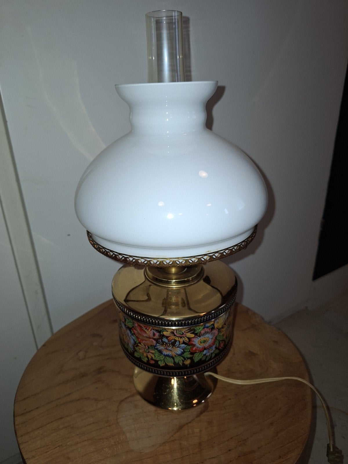 Vintage olielampstijl tafellamp met bloemmotief, Antiek en Kunst, Ophalen of Verzenden