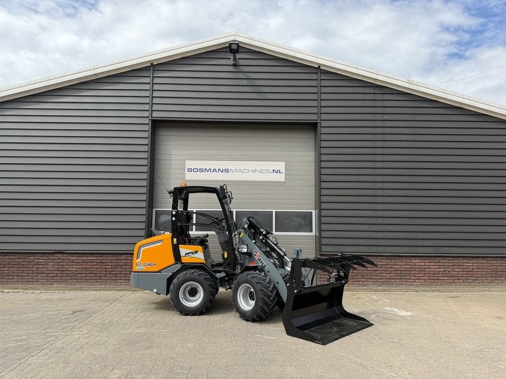 GIANT G2700 HD+ minishovel NIEUW agri uitvoering, Tobroco, Info@tobroco.nl, Sprendlingenstraat 57
5061 KM  Oisterwijk, NL, Wiellader of Shovel