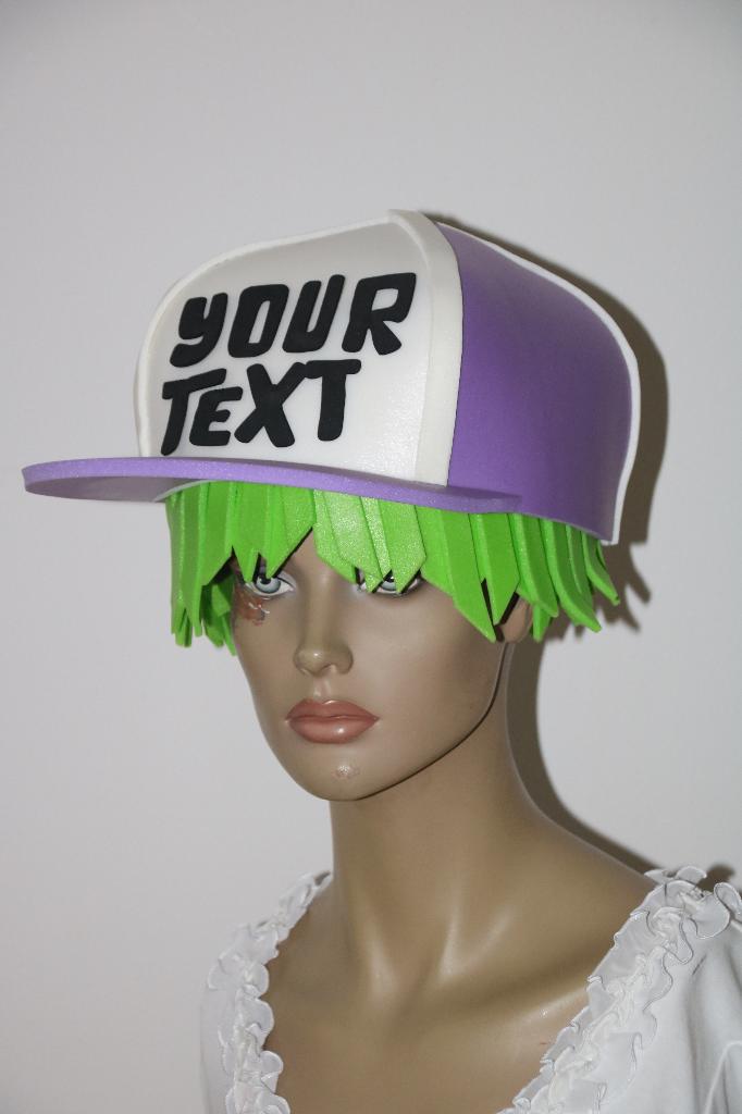 Foamhoed / Pruik met Pet €34,50, Carnaval, Nieuw, Overige maten, Ophalen of Verzenden