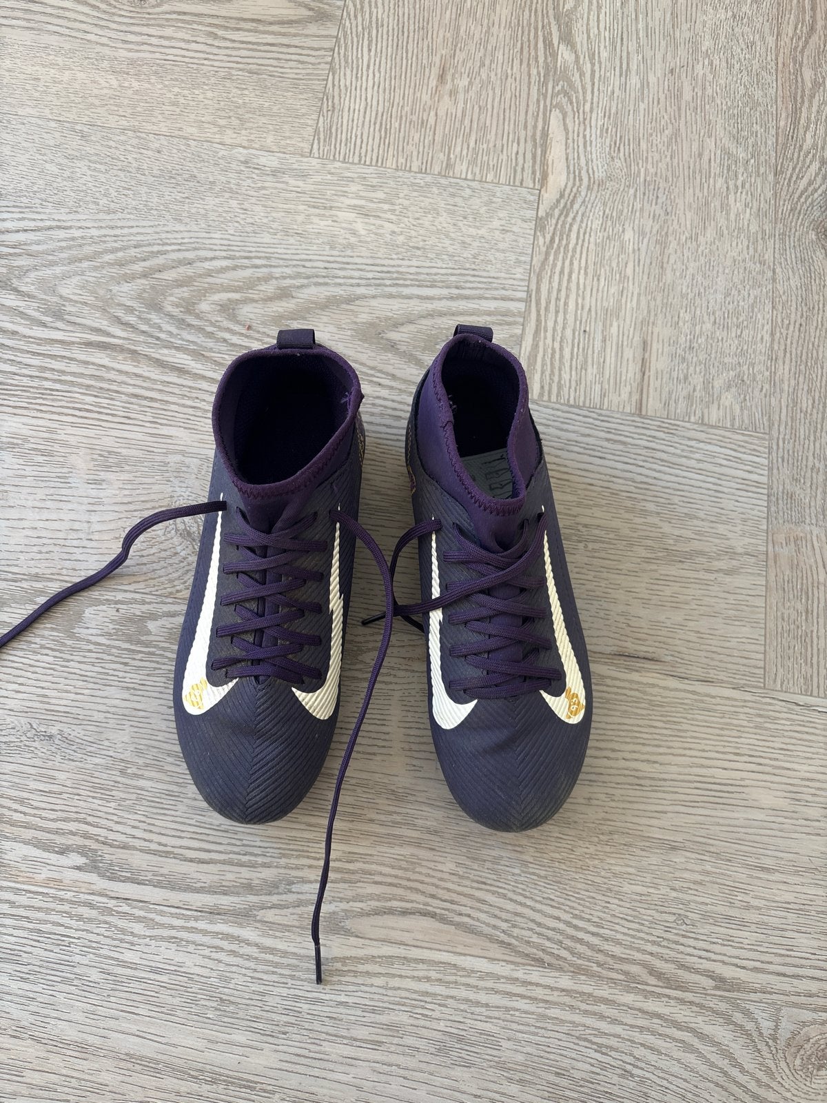 Nike Mercurial Voetbalschoenen mt 35, Ophalen of Verzenden, Zo goed als nieuw, Schoenen