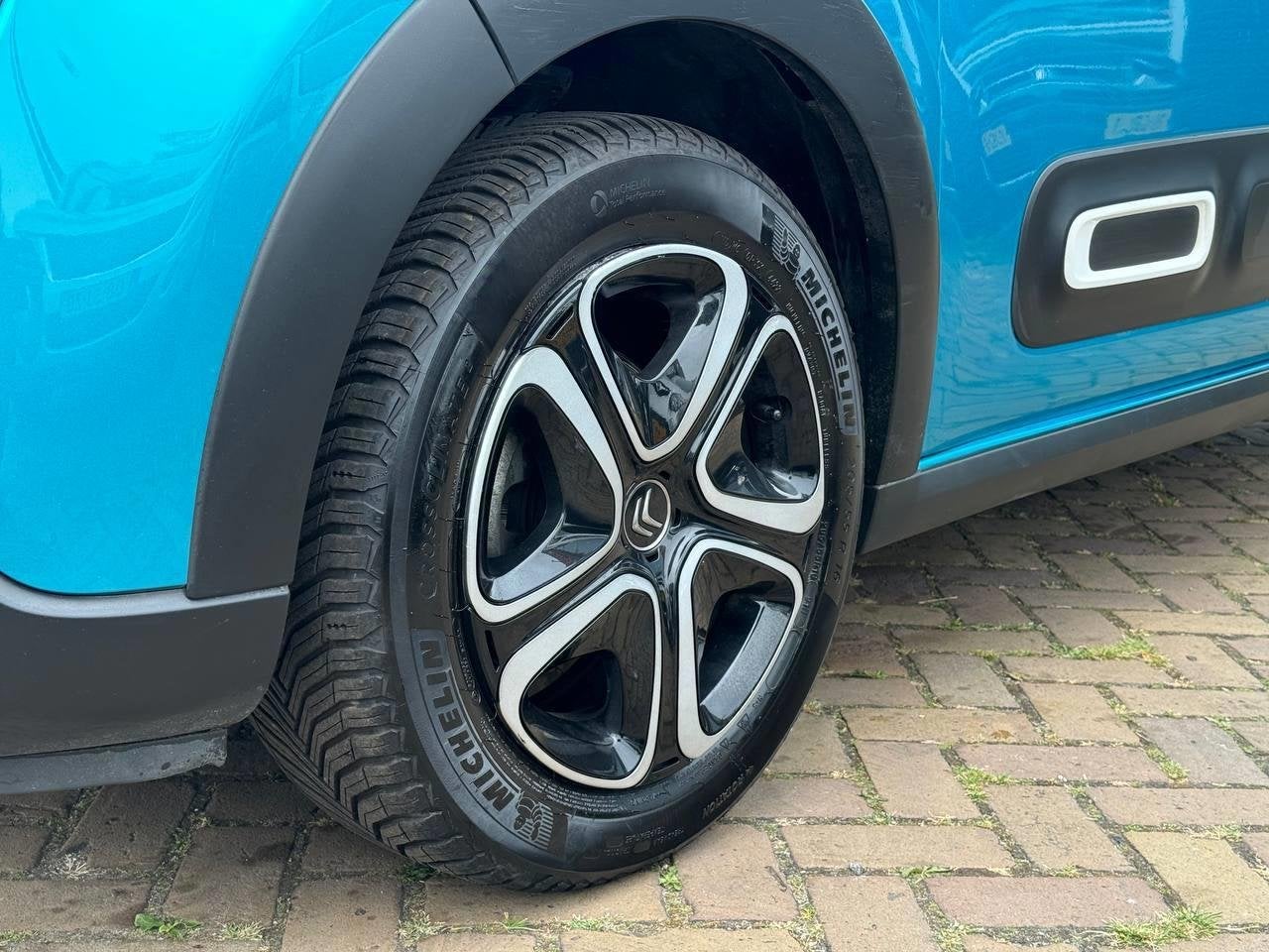 Citroen C3 1.2 PureTech Feel/Eerst eignaar/Navigatie/Cruise/, Auto's, 450 kg, Euro 6, 1199 cc, Blauw