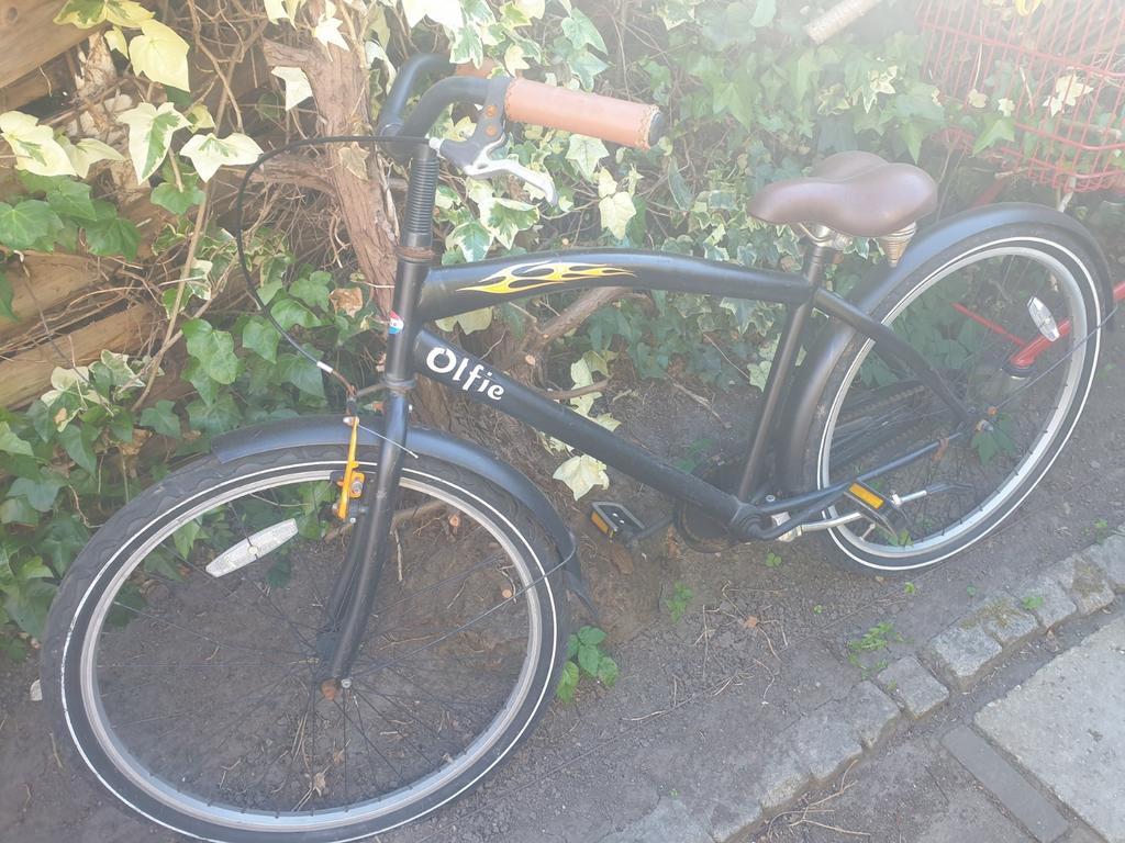 Jongensfiets Olfie 24 inch - Zwart met vlammen, Fietsen en Brommers, Fietsen | Jongens, Gebruikt, 24 inch, Handrem, Velgrem, Ophalen