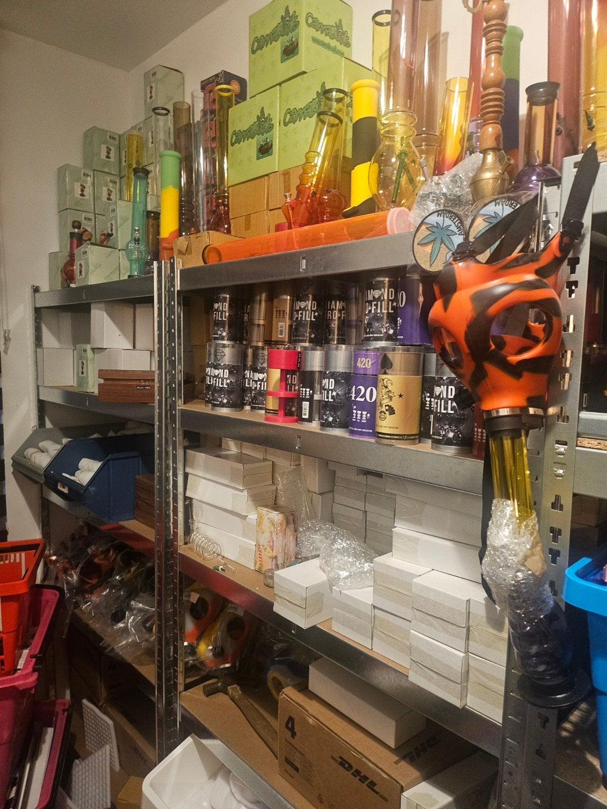 Grote voorraad rookartikelen webshop (min.30.000 stuks), Ophalen