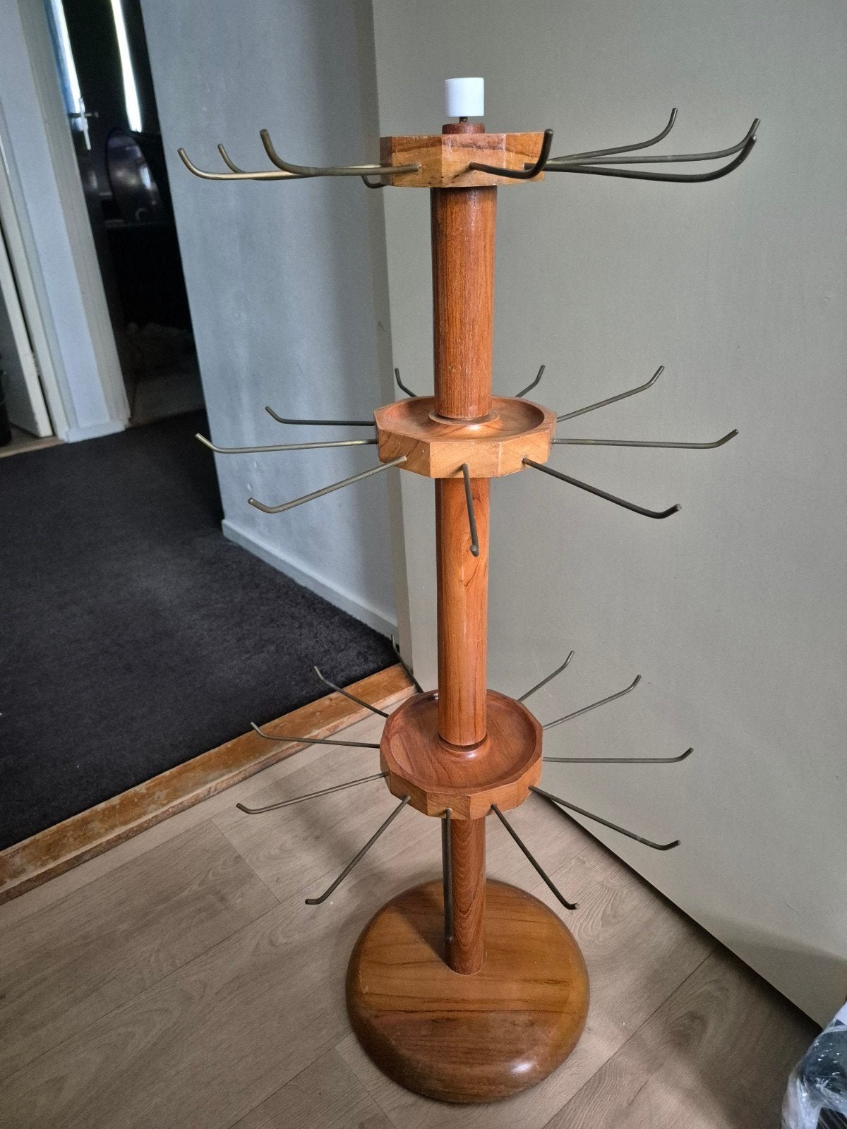 Vintage houten display rek / winkeldisplay carousel 85h 40b, Verzamelen, Ophalen, Reclamebord