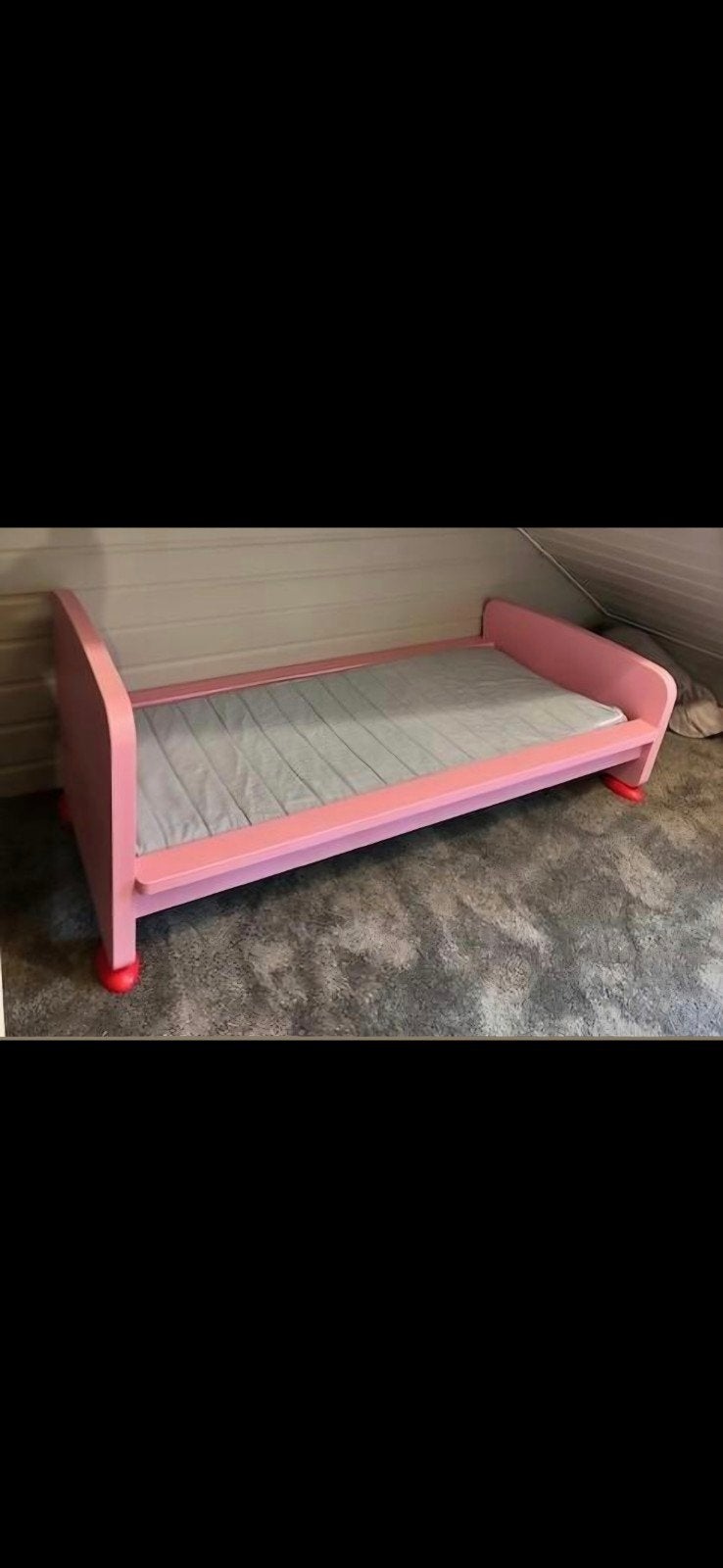 GRATIS: Roze kinderbed met matras, Ikea. ZSM, Ophalen of Verzenden, Gebruikt, 140 tot 160 cm, Lattenbodem