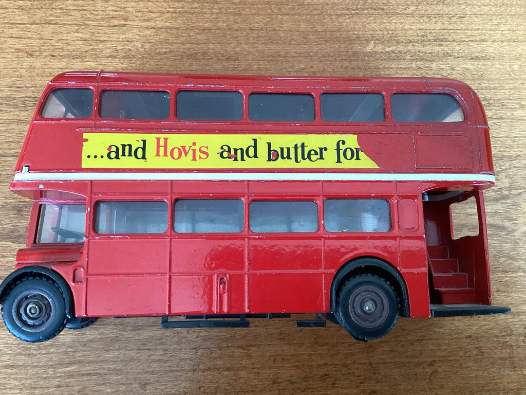Solido AEC Double Decker RT bus 1/50 - Hovis and butter, Ophalen of Verzenden, Gebruikt, Overige typen, Overige merken