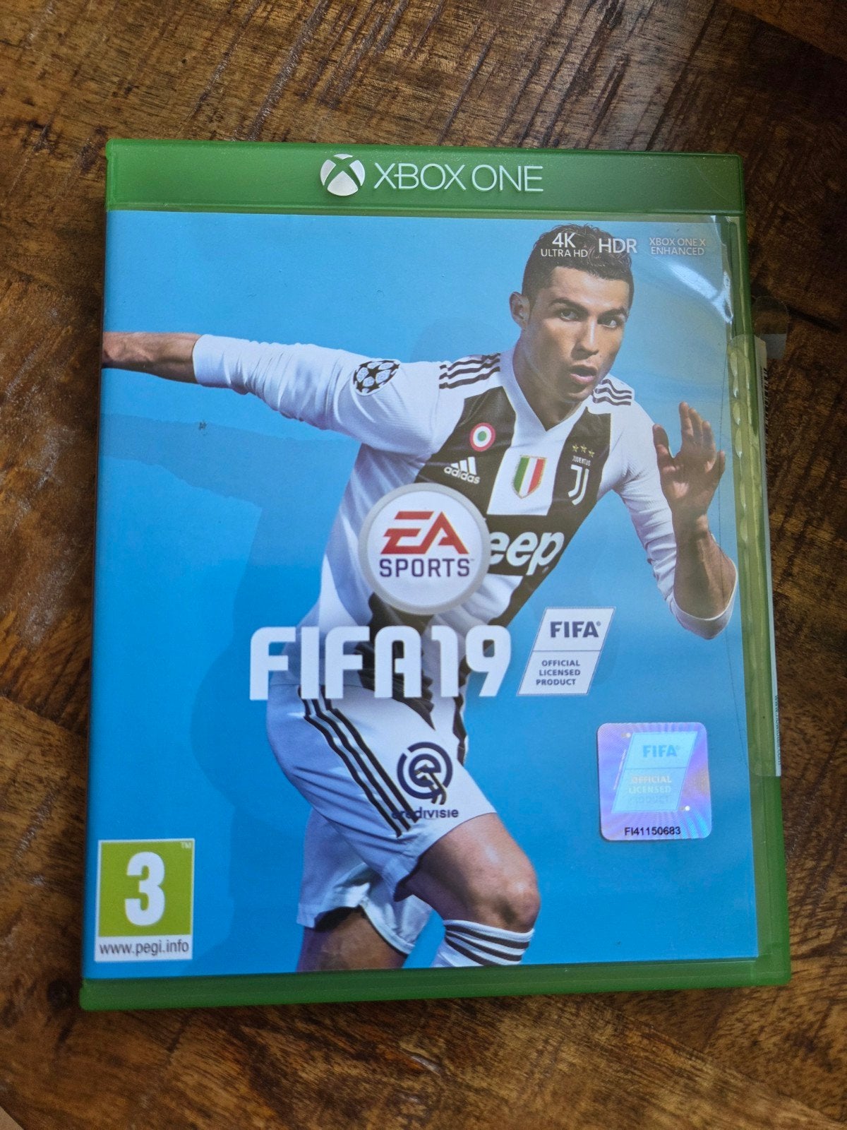FIFA 19 - Xbox One, Verzenden, Zo goed als nieuw, Eén computer, Sport