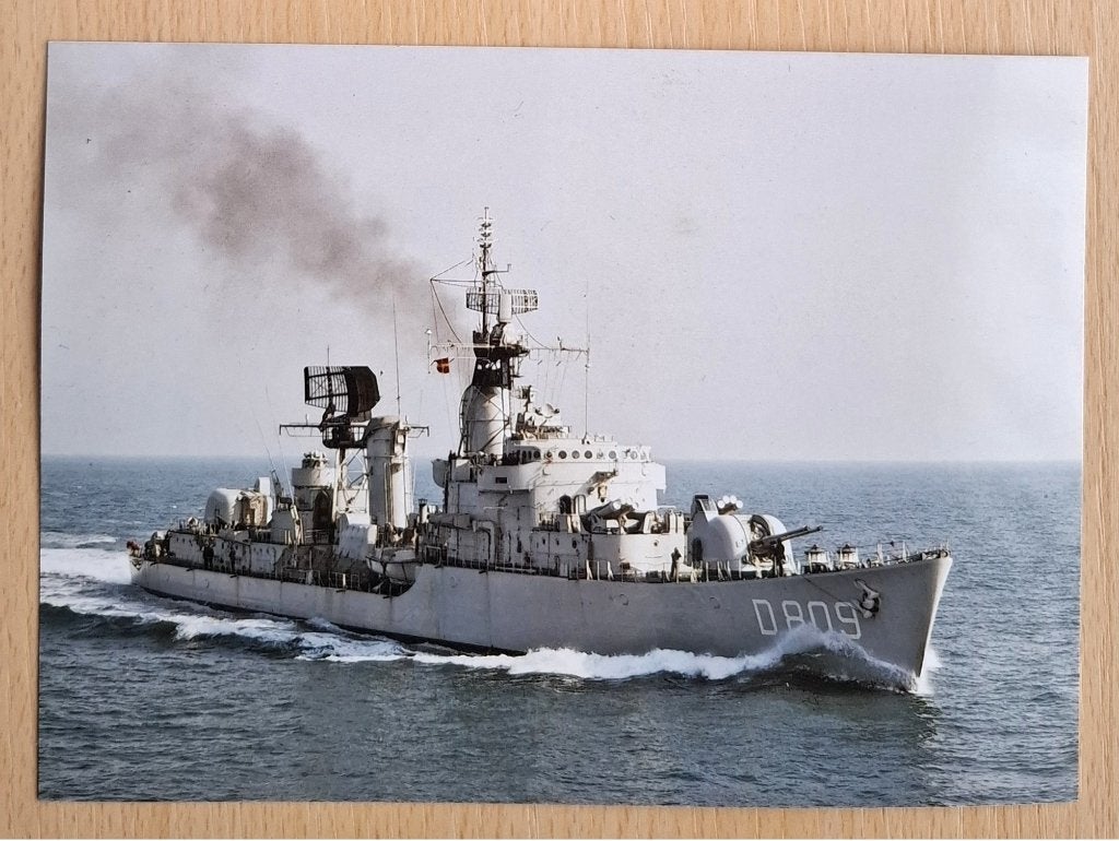 Foto marine onderzeebootjager Hr Ms Zeeland D809 (zwart-wit), Verzenden, Marine, Nederland, Embleem of Badge