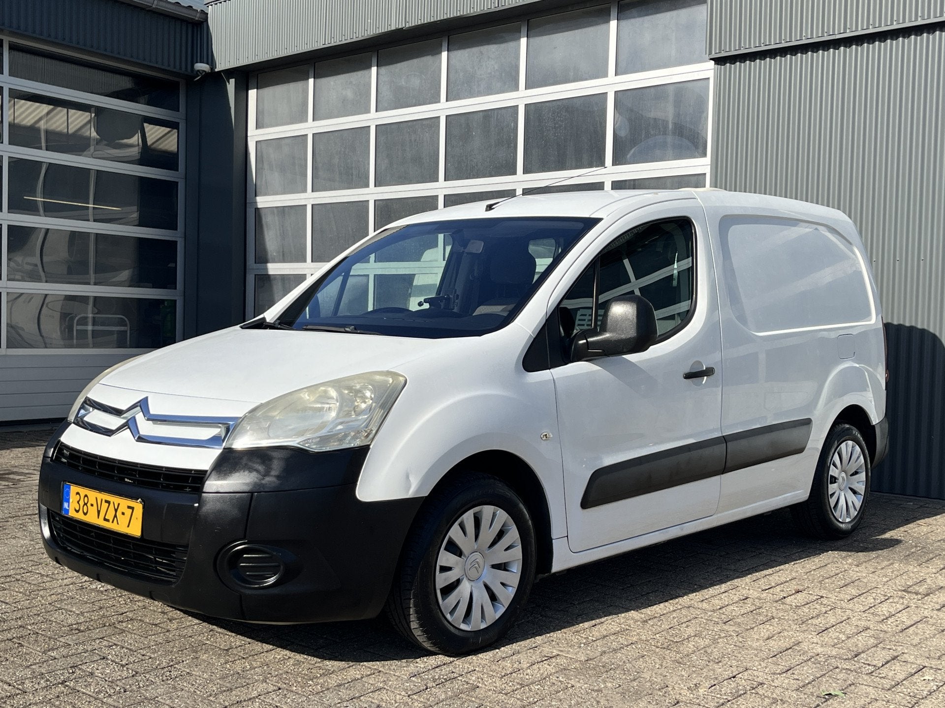 Citroën Berlingo 1.6 HDIF Marge Btw vrij! Airco Trekhaak 10, Auto's, Voorwielaandrijving, Stof, Gebruikt, Zwart