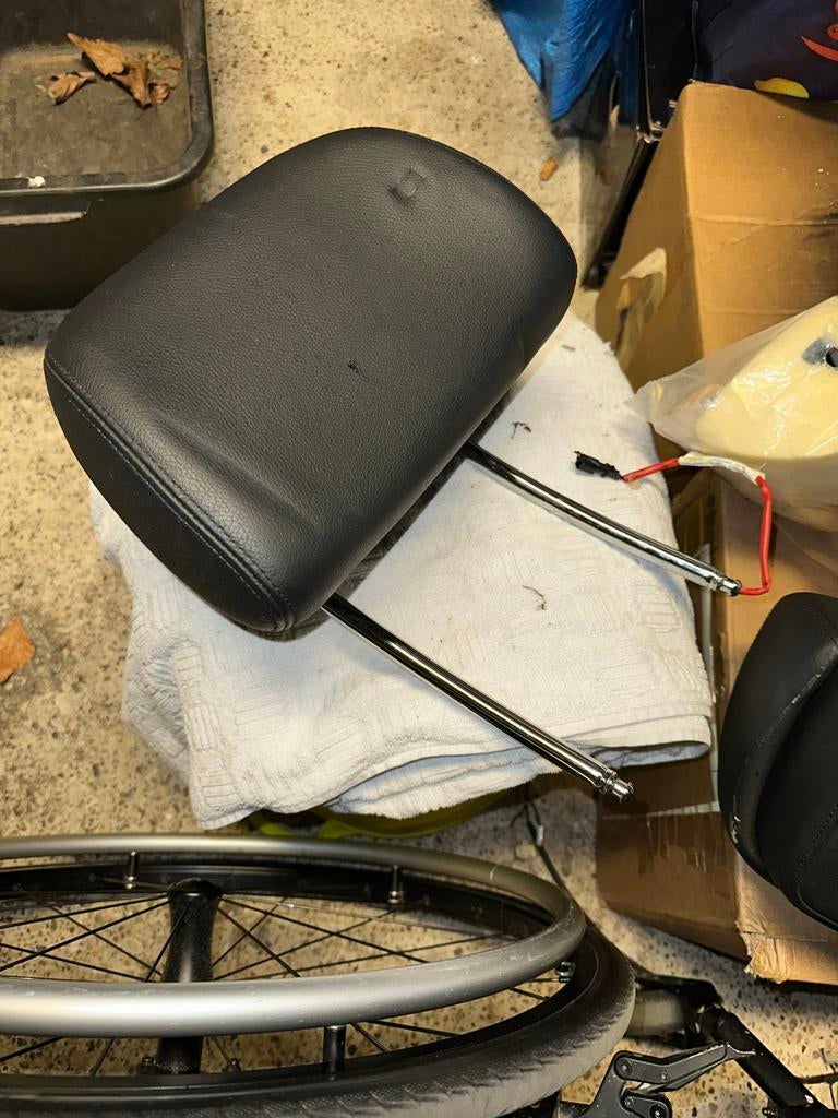Hoofdsteun met bedrading - Zwart leer, Auto-onderdelen, Interieur en Bekleding, BMW, Universele onderdelen, Gebruikt, Ophalen of Verzenden