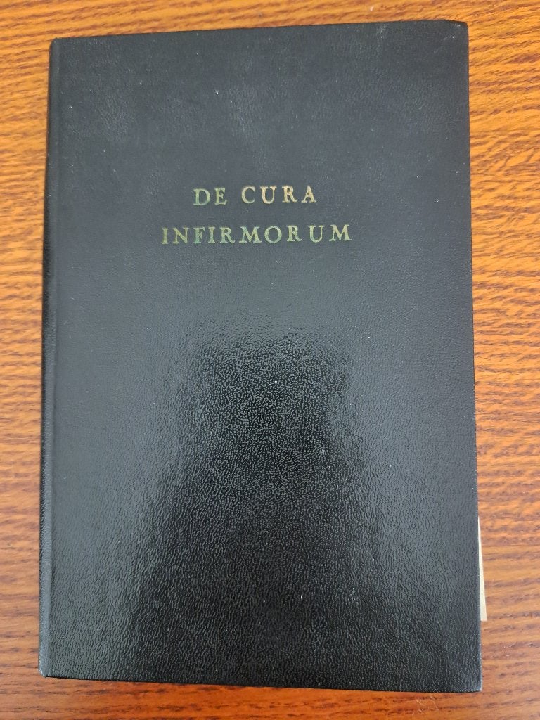 De Cura Infirmorum 1962 – katholiek kerkboek, Boeken, Ophalen of Verzenden, Gelezen, Christendom | Katholiek