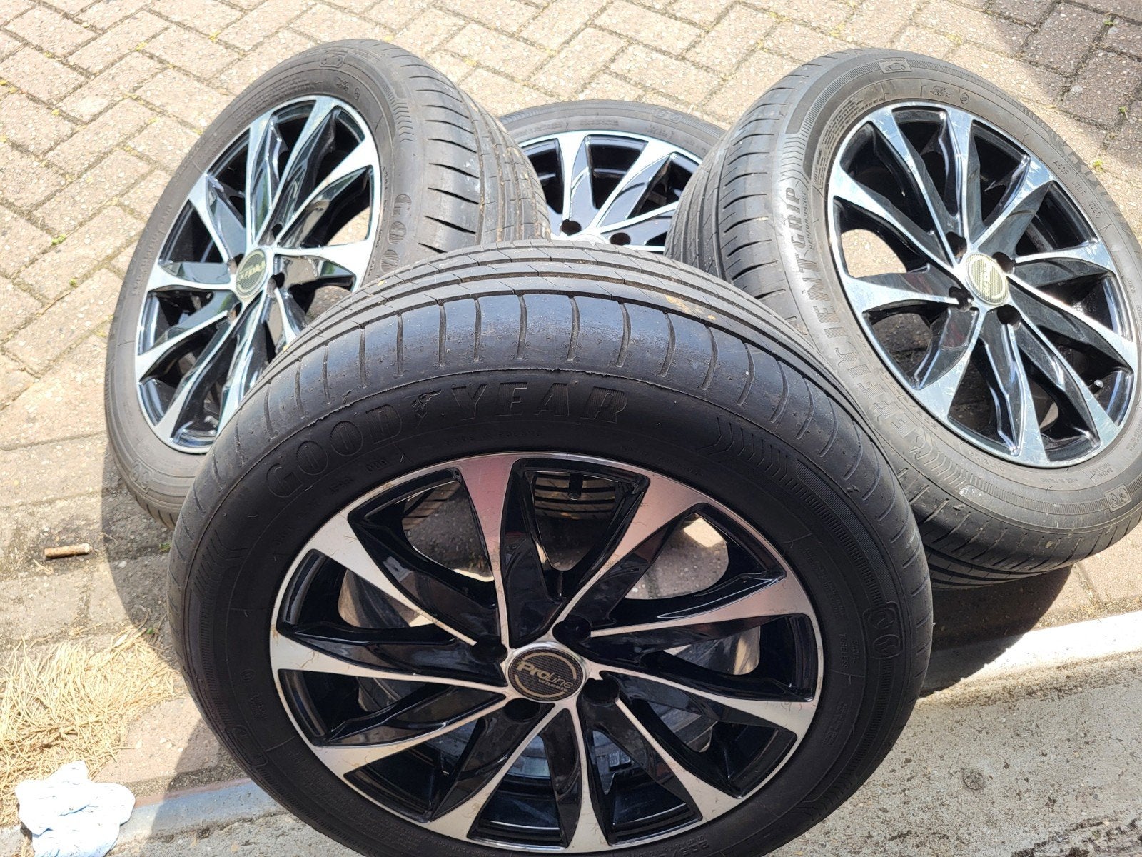 Dacia Sandero Jogger Logan Renault Clio banden velge 16, Ophalen, Gebruikt, Jaf_zoet@hotmail.com, 16 inch