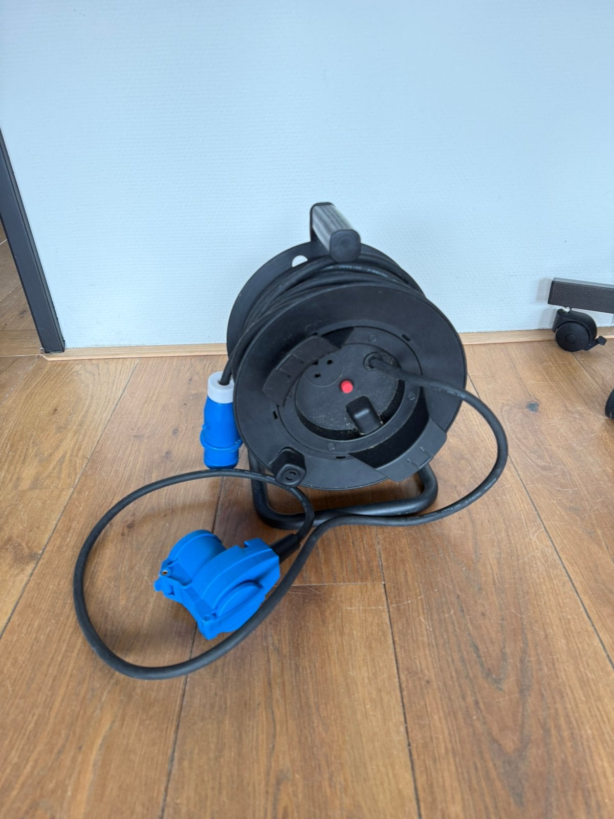 CEE verlengkabel  25 meter met haakse koppeling, Ophalen, Zo goed als nieuw