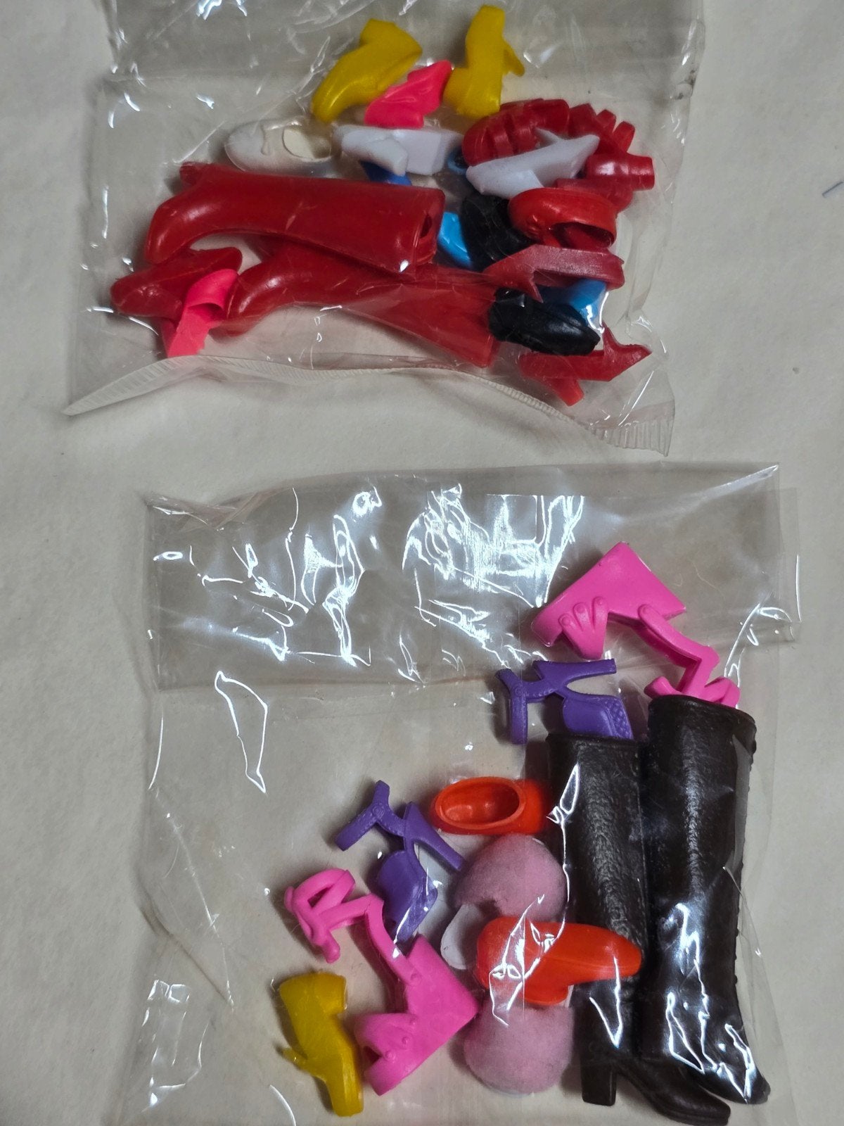 Barbie poppen accessoires: schoenen en laarzen, Kinderen en Baby's, Speelgoed | Poppen, Barbie, Gebruikt, Niet van toepassing