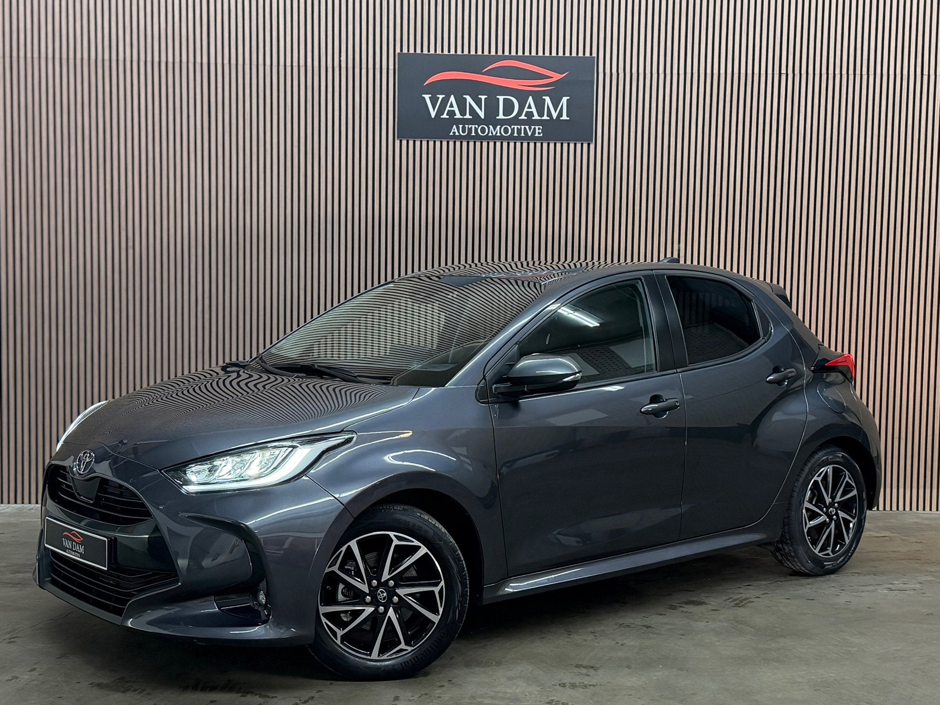 Toyota Yaris 1.5 Hybrid Dynamic 2021 LED CAMERA CLIMA CRUISE, Auto's, Gebruikt, 1490 cc, Bedrijf, 93 pk