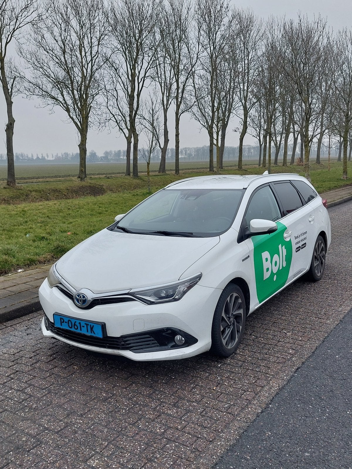 Toyota Auris 1.8 Hybrid 136pk CVT 2017 Wit, 4 cilinders, Wit, Stationwagon, 25 km/l