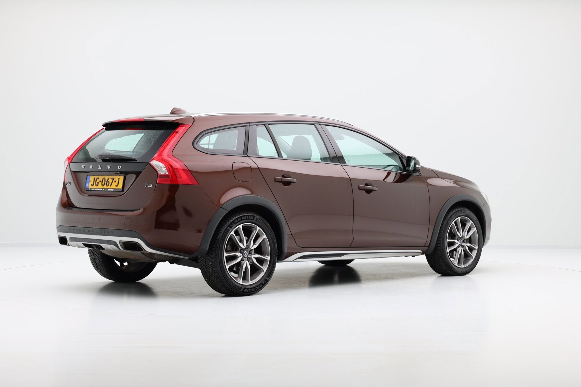 Volvo V60 Cross Country 2.0 T5 245pk Nordic+ Aut. Pano|Leder, Auto's, Dealer onderhouden, Gebruikt, Euro 6, 4 cilinders