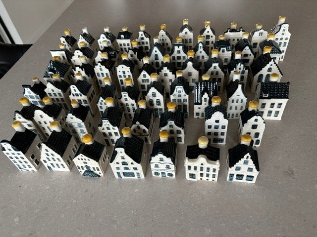 KLM huisjes 56 stuks, Verzamelen, KLM Huisjes, Ophalen, Zo goed als nieuw, 1 t/m 20, Gevuld