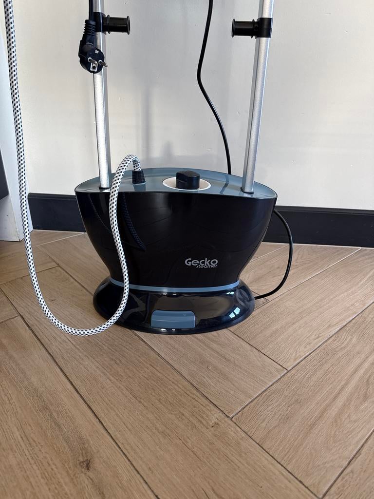 Gecko kledingstomer met strijkplank, Witgoed en Apparatuur, Ophalen of Verzenden, Gebruikt, Kledingstomer