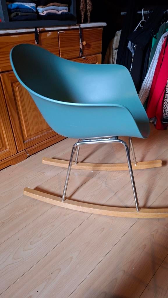 Leuke schommelstoel, Huis en Inrichting, Hout, Overige kleuren, Ophalen of Verzenden, Zo goed als nieuw