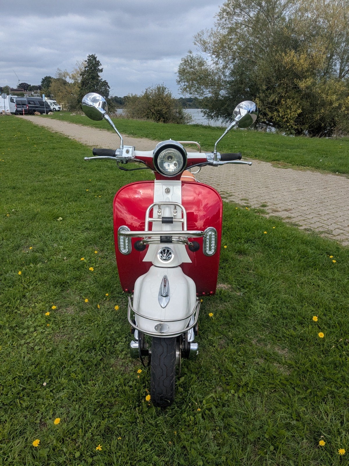 Nette retro scooter met weinig op de teller, Maximaal 45 km/u, Zo goed als nieuw, Benzine, 50 cc