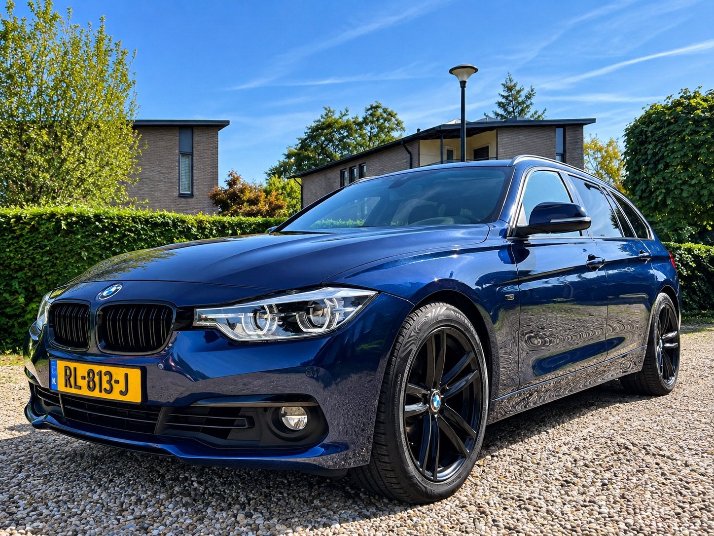 BMW 3-Serie 318i  TOUTING 136pk Aut 2018 ( LEEST TEXT ), Automaat, Dealer onderhouden, Euro 6, Blauw