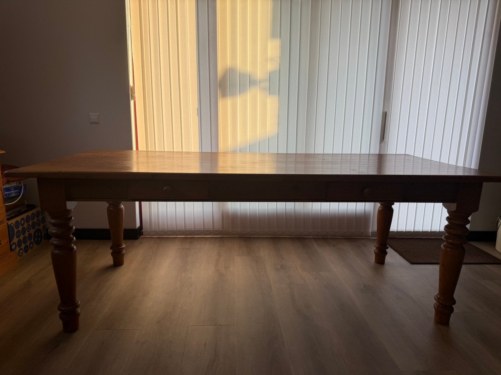 Houten eettafel, Ophalen